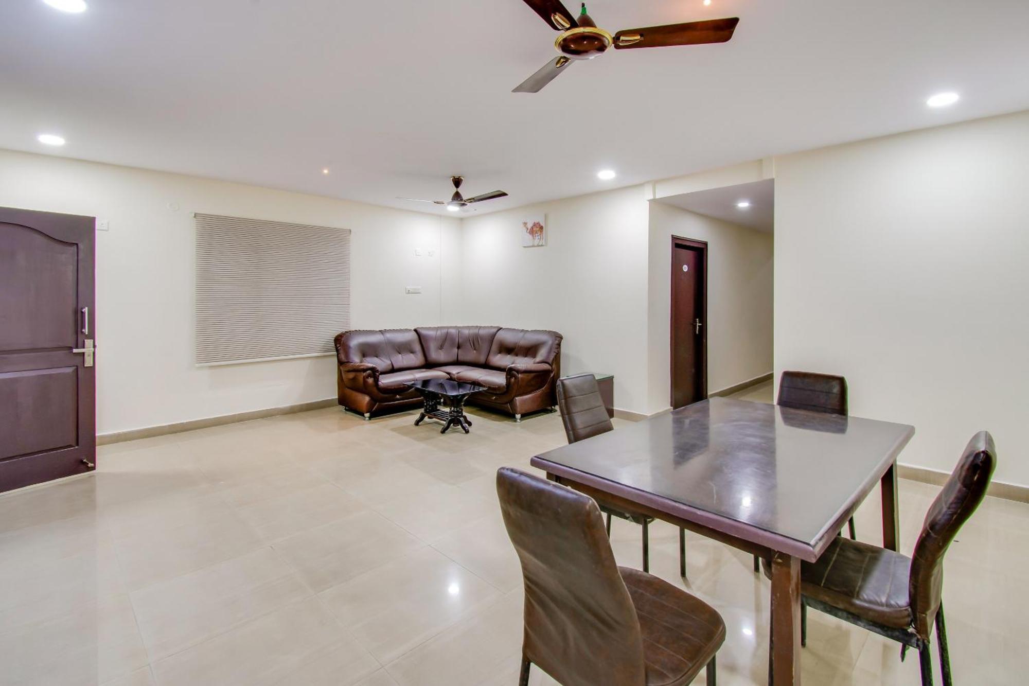 Oyo Akshaya Inn Vijayawāda Exterior foto